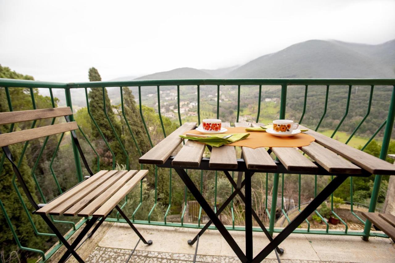 Relax Nell' Antico Borgo Villa Casperia Exterior photo