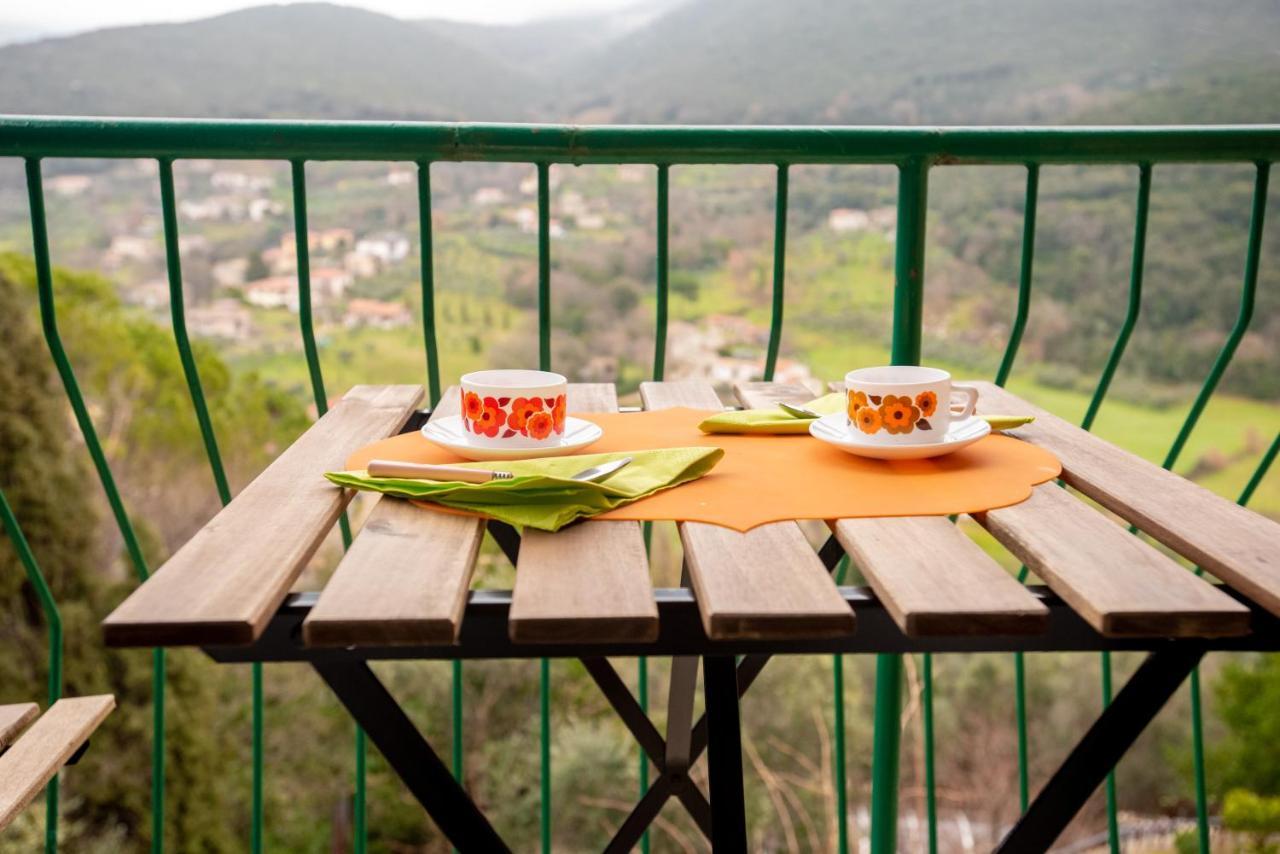 Relax Nell' Antico Borgo Villa Casperia Exterior photo