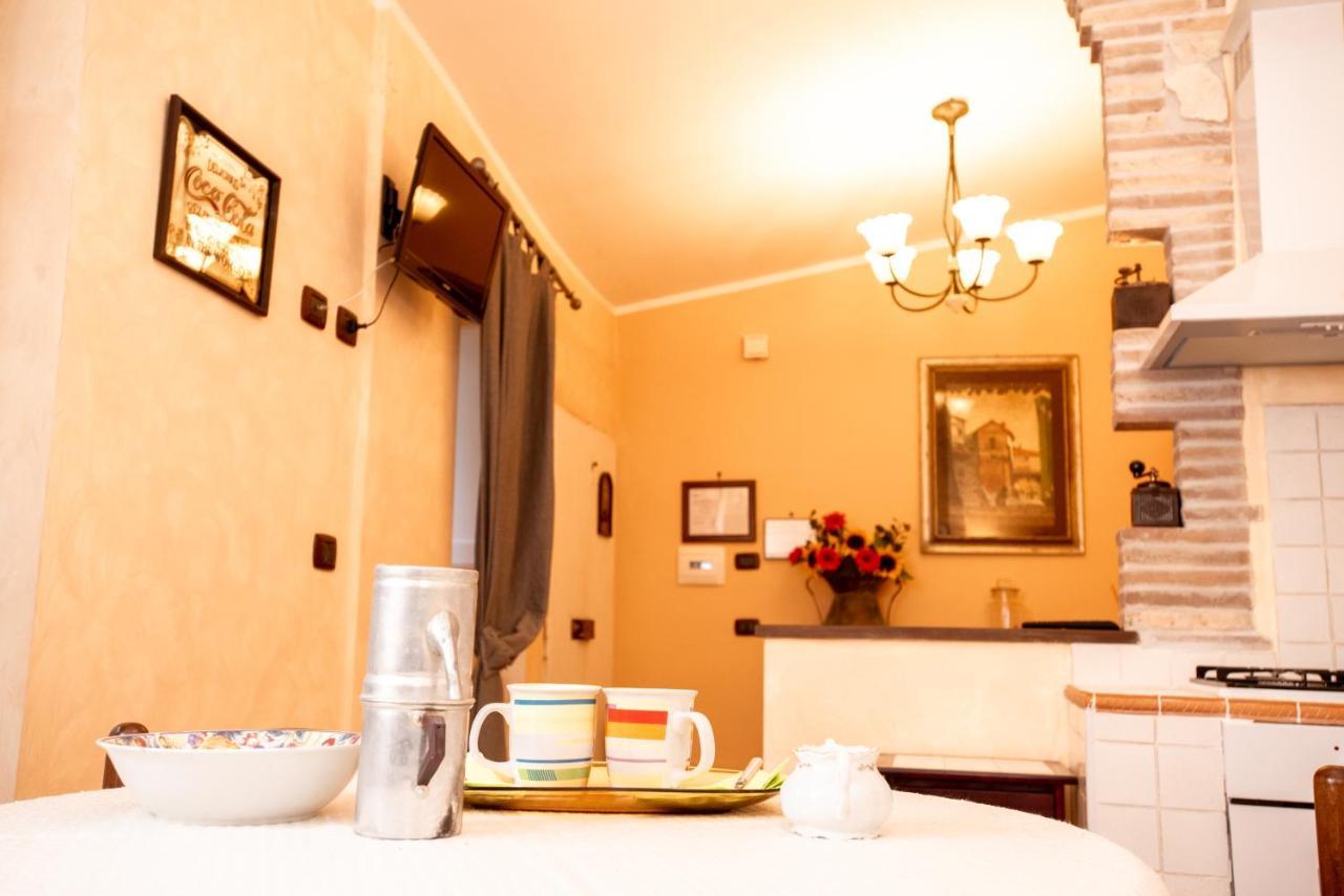 Relax Nell' Antico Borgo Villa Casperia Exterior photo