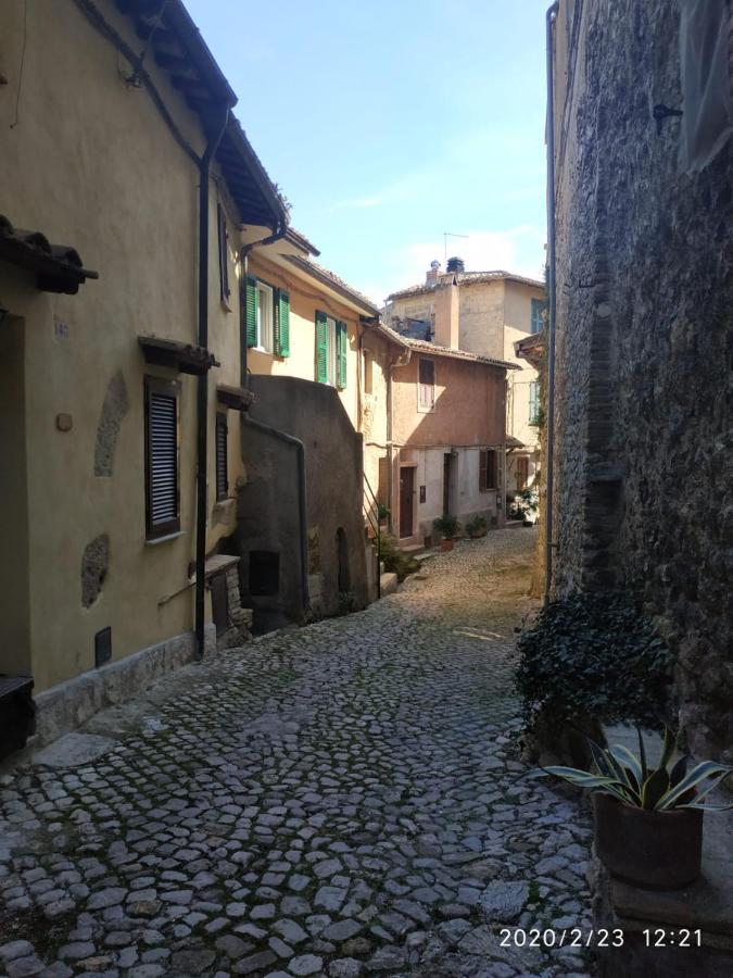 Relax Nell' Antico Borgo Villa Casperia Exterior photo